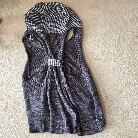 FREE PEOPLE multi color hooded sleeveless sweater vest—S - Picture 1 of 6